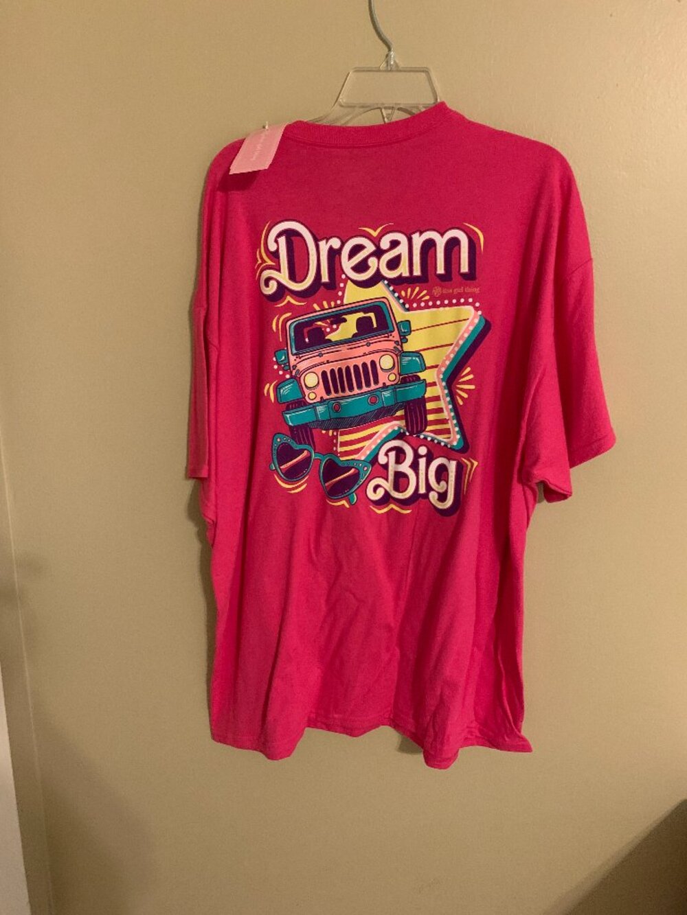 ITSA GIRL THING TEE SHIRT  SIZE-XXL.  NWT